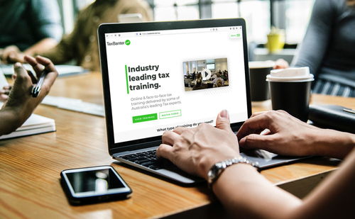 平面设计助力品牌形象升级 澳大利亚税务培训服务Taxbanter的设计策略